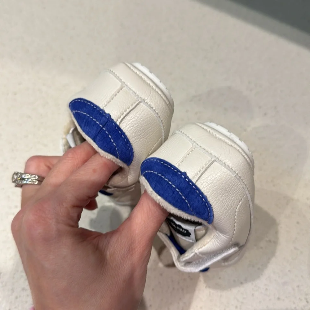 Style Child white blue star embroidered lace up strap baby sneakers size EU 19